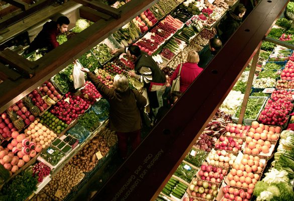 Obst- und Gemüseverkauf in der Kleinmarkthalle Frankfurt